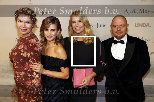 Amsterdam 16 december 2019
Premiere April may June in het deLamar theater met oa in de hoofdrollen Linda de Mol Elise Schaap en Tjitske Reidinga.