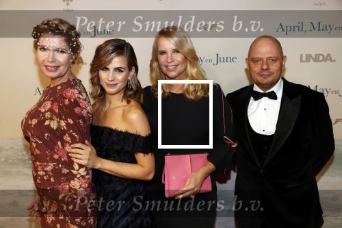 Amsterdam 16 december 2019
Premiere April may June in het deLamar theater met oa in de hoofdrollen Linda de Mol Elise Schaap en Tjitske Reidinga.