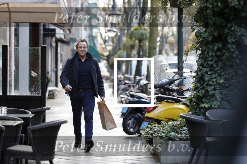 Amsterdam 9 december 2019
Marco Borsato heeft cadeau voor zijn vrouw Leontine gekocht.