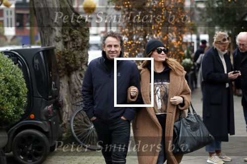 Amsterdam 14 december 2019
Marco Borsato en Leontine Borsato in amsterdam zuid.