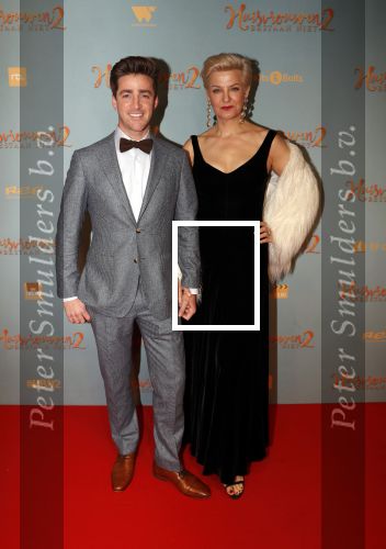 Amsterdam 9 december 2019
Premiere huisvrouwen bestaan niet deel II in tuschinski. Mariana Verkerk met een vriend