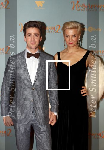 Amsterdam 9 december 2019
Premiere huisvrouwen bestaan niet deel II in tuschinski. Mariana Verkerk met een vriend
