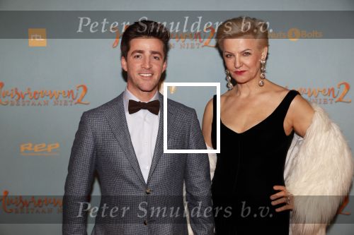 Amsterdam 9 december 2019
Premiere huisvrouwen bestaan niet deel II in tuschinski. Mariana Verkerk met een vriend