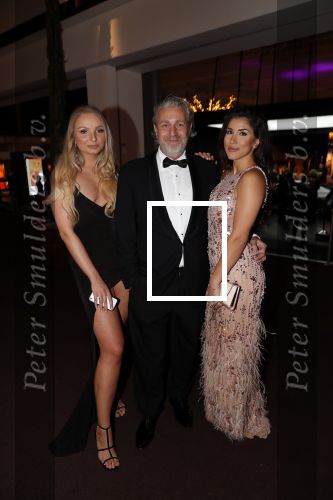 Amsterdam 12 december 2019
Luxury fair LXRY in de rai.Mark Teurlings met twee dames