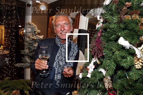 Noordwijk 13 decemnber 2019
Martien Meiland, moeder Erica, dochter Maxime, kleindochter Claire en dochter Montana tijdens de presentatie van de nieuwe wijncollectie van de familie Meiland. De bekende tv-familie brengt drie wijnen uit, onder de naam La Famille Meiland