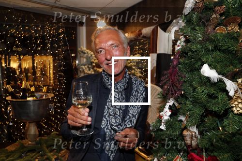 Noordwijk 13 decemnber 2019
Martien Meiland, moeder Erica, dochter Maxime, kleindochter Claire en dochter Montana tijdens de presentatie van de nieuwe wijncollectie van de familie Meiland. De bekende tv-familie brengt drie wijnen uit, onder de naam La Famille Meiland