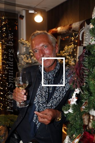 Noordwijk 13 decemnber 2019
Martien Meiland, moeder Erica, dochter Maxime, kleindochter Claire en dochter Montana tijdens de presentatie van de nieuwe wijncollectie van de familie Meiland. De bekende tv-familie brengt drie wijnen uit, onder de naam La Famille Meiland