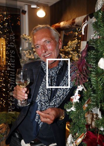 Noordwijk 13 decemnber 2019
Martien Meiland, moeder Erica, dochter Maxime, kleindochter Claire en dochter Montana tijdens de presentatie van de nieuwe wijncollectie van de familie Meiland. De bekende tv-familie brengt drie wijnen uit, onder de naam La Famille Meiland