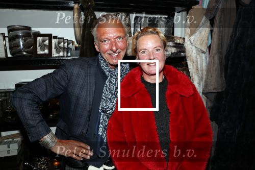 Noordwijk 13 decemnber 2019
Martien Meiland, moeder Erica, dochter Maxime, kleindochter Claire en dochter Montana tijdens de presentatie van de nieuwe wijncollectie van de familie Meiland. De bekende tv-familie brengt drie wijnen uit, onder de naam La Famille Meiland