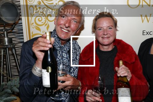 Noordwijk 13 decemnber 2019
Martien Meiland, moeder Erica, dochter Maxime, kleindochter Claire en dochter Montana tijdens de presentatie van de nieuwe wijncollectie van de familie Meiland. De bekende tv-familie brengt drie wijnen uit, onder de naam La Famille Meiland