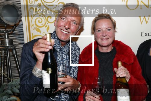 Noordwijk 13 decemnber 2019
Martien Meiland, moeder Erica, dochter Maxime, kleindochter Claire en dochter Montana tijdens de presentatie van de nieuwe wijncollectie van de familie Meiland. De bekende tv-familie brengt drie wijnen uit, onder de naam La Famille Meiland