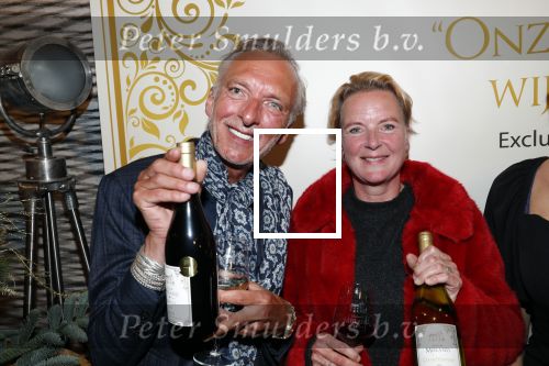 Noordwijk 13 decemnber 2019
Martien Meiland, moeder Erica, dochter Maxime, kleindochter Claire en dochter Montana tijdens de presentatie van de nieuwe wijncollectie van de familie Meiland. De bekende tv-familie brengt drie wijnen uit, onder de naam La Famille Meiland