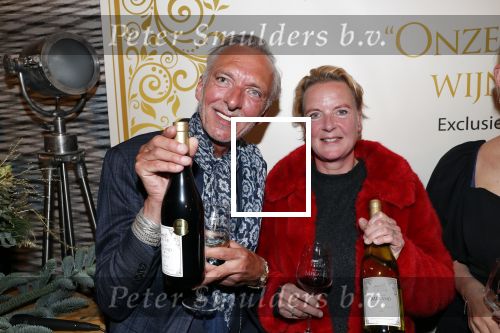Noordwijk 13 decemnber 2019
Martien Meiland, moeder Erica, dochter Maxime, kleindochter Claire en dochter Montana tijdens de presentatie van de nieuwe wijncollectie van de familie Meiland. De bekende tv-familie brengt drie wijnen uit, onder de naam La Famille Meiland