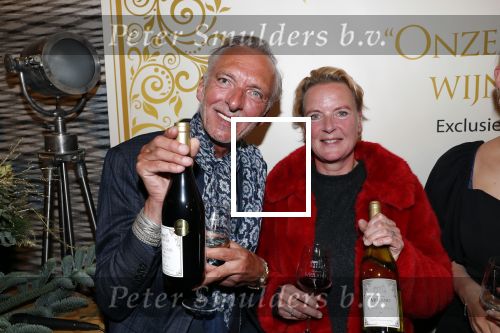 Noordwijk 13 decemnber 2019
Martien Meiland, moeder Erica, dochter Maxime, kleindochter Claire en dochter Montana tijdens de presentatie van de nieuwe wijncollectie van de familie Meiland. De bekende tv-familie brengt drie wijnen uit, onder de naam La Famille Meiland