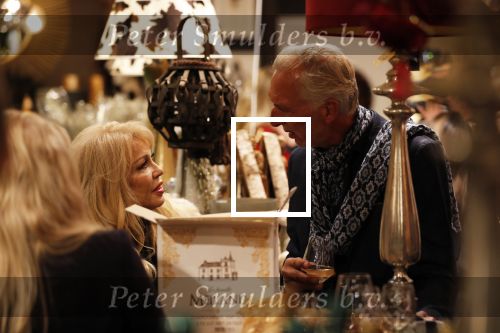 Noordwijk 13 decemnber 2019
Martien Meiland, moeder Erica, dochter Maxime, kleindochter Claire en dochter Montana tijdens de presentatie van de nieuwe wijncollectie van de familie Meiland. De bekende tv-familie brengt drie wijnen uit, onder de naam La Famille Meiland. Martien met Patricia Paay
