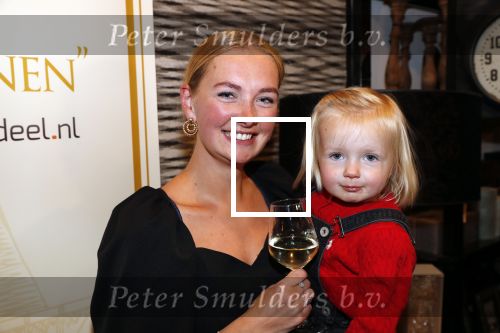 Noordwijk 13 decemnber 2019
Martien Meiland, moeder Erica, dochter Maxime, kleindochter Claire en dochter Montana tijdens de presentatie van de nieuwe wijncollectie van de familie Meiland. De bekende tv-familie brengt drie wijnen uit, onder de naam La Famille Meiland