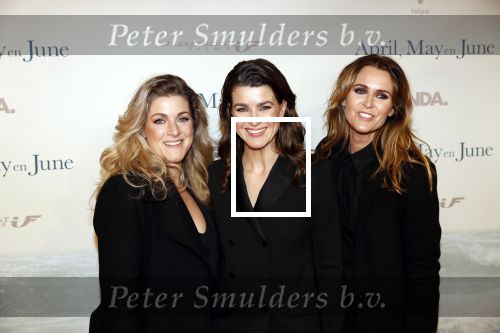 Amsterdam 16 december 2019
Premiere April may June in het deLamar theater met oa in de hoofdrollen Linda de Mol Elise Schaap en Tjitske Reidinga. Merel Westrik kwam met haar zus en een vriendin