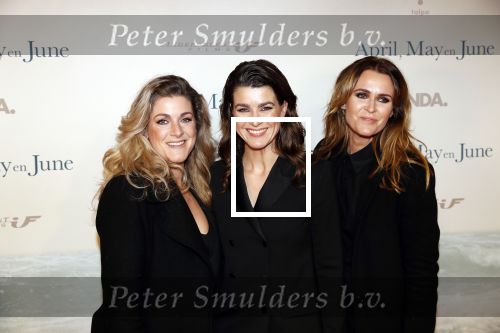 Amsterdam 16 december 2019
Premiere April may June in het deLamar theater met oa in de hoofdrollen Linda de Mol Elise Schaap en Tjitske Reidinga. Merel Westrik kwam met haar zus en een vriendin