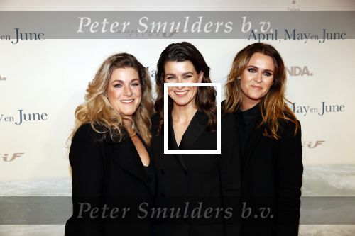 Amsterdam 16 december 2019
Premiere April may June in het deLamar theater met oa in de hoofdrollen Linda de Mol Elise Schaap en Tjitske Reidinga. Merel Westrik kwam met haar zus en een vriendin