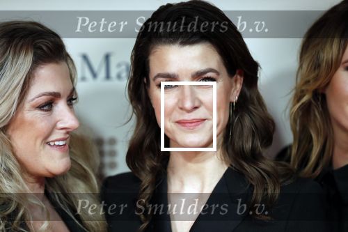 Amsterdam 16 december 2019
Premiere April may June in het deLamar theater met oa in de hoofdrollen Linda de Mol Elise Schaap en Tjitske Reidinga. Merel Westrik kwam met haar zus en een vriendin