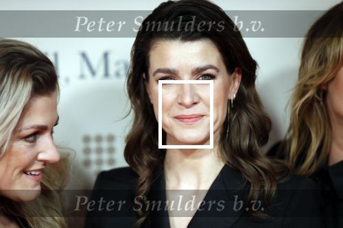 Amsterdam 16 december 2019
Premiere April may June in het deLamar theater met oa in de hoofdrollen Linda de Mol Elise Schaap en Tjitske Reidinga. Merel Westrik kwam met haar zus en een vriendin