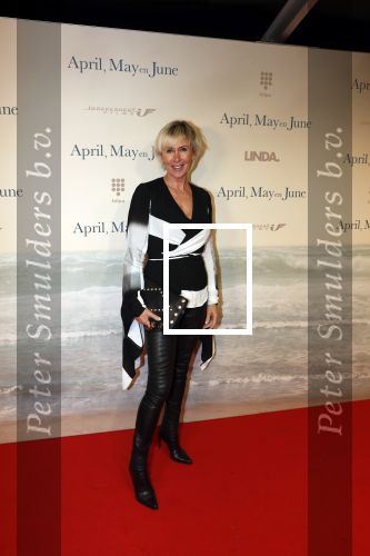 Amsterdam 16 december 2019
Premiere April may June in het deLamar theater met oa in de hoofdrollen Linda de Mol Elise Schaap en Tjitske Reidinga. Monique des Bouvrie
