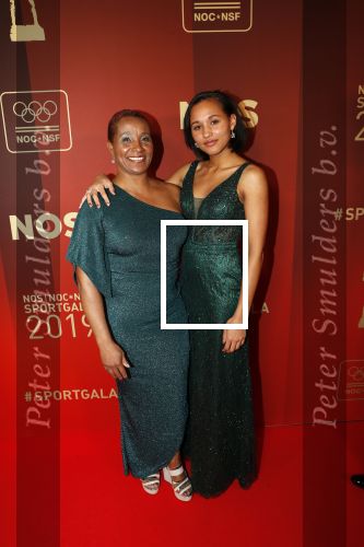 Amsterdam 18 december 2019
Sportman/ sportvrouw van het jaar gala in AFAS live ( Sportgala)
nelli Cooman kwam met dochter en schoonzoon