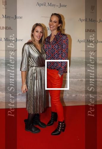 Amsterdam 16 december 2019
Premiere April may June in het deLamar theater met oa in de hoofdrollen Linda de Mol Elise Schaap en Tjitske Reidinga. Nicolette Kluijver