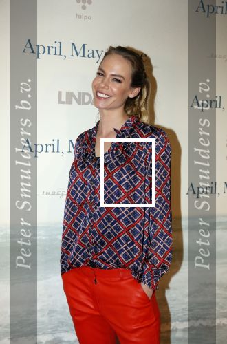Amsterdam 16 december 2019
Premiere April may June in het deLamar theater met oa in de hoofdrollen Linda de Mol Elise Schaap en Tjitske Reidinga. Nicolette Kluijver