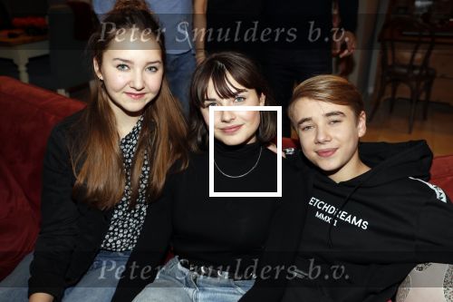 Amsterdam 12 december 2019
Presentatie nieuwe cast GTST Tamara Brinkman, Johnny Kraaijkamp jr. met hond Dolly, Noa Zwan, Cas Jansen, Sophie Bouquet en Tommy van Lent Bertrie Wierenga en Ferri Somogyi