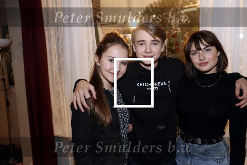Amsterdam 12 december 2019
Presentatie nieuwe cast GTST Tamara Brinkman, Johnny Kraaijkamp jr. met hond Dolly, Noa Zwan, Cas Jansen, Sophie Bouquet en Tommy van Lent Bertrie Wierenga en Ferri Somogyi