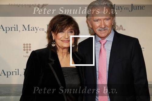 Amsterdam 16 december 2019
Premiere April may June in het deLamar theater met oa in de hoofdrollen Linda de Mol Elise Schaap en Tjitske Reidinga. Olga Zuiderhoek en Patrick Duffy