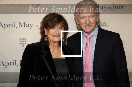 Amsterdam 16 december 2019
Premiere April may June in het deLamar theater met oa in de hoofdrollen Linda de Mol Elise Schaap en Tjitske Reidinga. Olga Zuiderhoek en Patrick Duffy