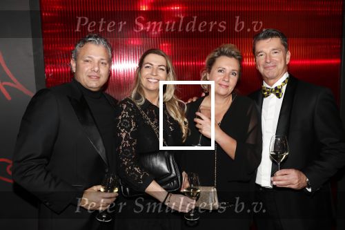 Amsterdam 12 december 2019
Luxury fair LXRY in de rai. patrick en Irma v Hove met vrienden