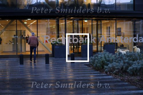 Amsterdam 12 december 2019
Bridget Maasland heeft rechtszaak aangespannen tegen weekblad Prive/ de telegraaf ivm een artikel daarin. Peter R de Vries en zijn zoon Royce zijn aanwezig aangezien Royce de advocaat van Bridget is.