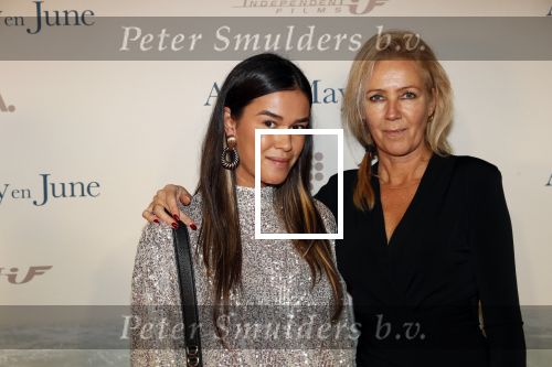 Amsterdam 16 december 2019
Premiere April may June in het deLamar theater met oa in de hoofdrollen Linda de Mol Elise Schaap en Tjitske Reidinga. Renee Bosveld met een vriendin