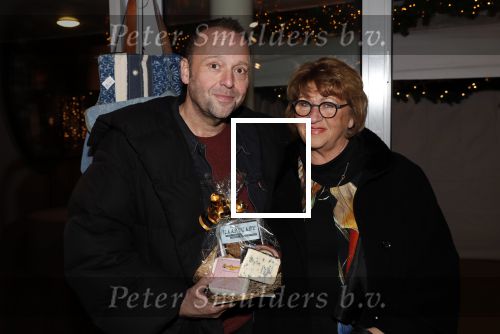 Noordwijk 13 decemnber 2019
Martien Meiland, moeder Erica, dochter Maxime, kleindochter Claire en dochter Montana tijdens de presentatie van de nieuwe wijncollectie van de familie Meiland. De bekende tv-familie brengt drie wijnen uit, onder de naam La Famille Meiland. Richard Groenendijk kwam met zijn moeder