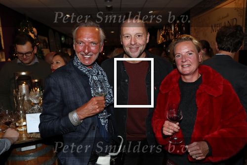 Noordwijk 13 decemnber 2019
Martien Meiland, moeder Erica, dochter Maxime, kleindochter Claire en dochter Montana tijdens de presentatie van de nieuwe wijncollectie van de familie Meiland. De bekende tv-familie brengt drie wijnen uit, onder de naam La Famille Meiland. Richard Groenendijk kwam met zijn moeder