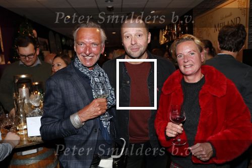 Noordwijk 13 decemnber 2019
Martien Meiland, moeder Erica, dochter Maxime, kleindochter Claire en dochter Montana tijdens de presentatie van de nieuwe wijncollectie van de familie Meiland. De bekende tv-familie brengt drie wijnen uit, onder de naam La Famille Meiland. Richard Groenendijk kwam met zijn moeder