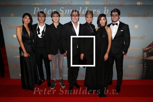 Amsterdam 9 december 2019
Premiere huisvrouwen bestaan niet deel II in tuschinski. Richard kemper met vrouw en kinderen