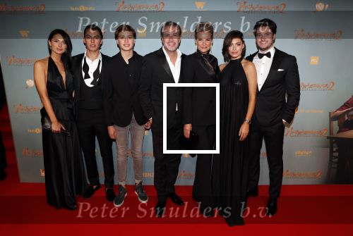 Amsterdam 9 december 2019
Premiere huisvrouwen bestaan niet deel II in tuschinski. Richard kemper met vrouw en kinderen
