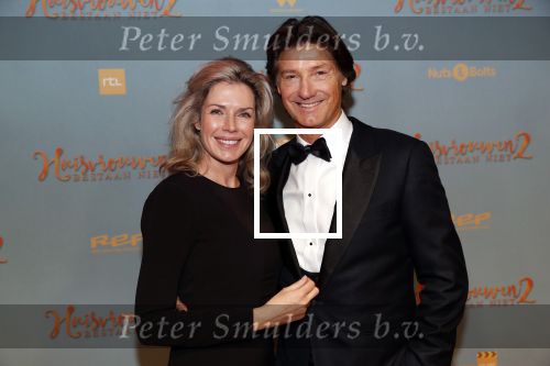 Amsterdam 9 december 2019
Premiere huisvrouwen bestaan niet deel II in tuschinski. Rick Engelkes met zijn vriendin Marie Claire Noorlander en hun kinderen