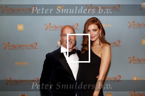 Amsterdam 9 december 2019
Premiere huisvrouwen bestaan niet deel II in tuschinski.
Rob Kamphues met zijn nieuwe vriendin Anne Arendshorst