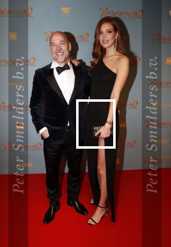 Amsterdam 9 december 2019
Premiere huisvrouwen bestaan niet deel II in tuschinski.
Rob Kamphues met zijn nieuwe vriendin Anne Arendshorst