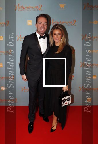 Amsterdam 9 december 2019
Premiere huisvrouwen bestaan niet deel II in tuschinski.
Robert Doornbos met zijn vriendin Chantal Bles