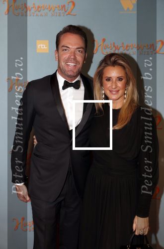 Amsterdam 9 december 2019
Premiere huisvrouwen bestaan niet deel II in tuschinski.
Robert Doornbos met zijn vriendin Chantal Bles