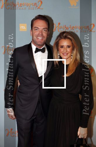 Amsterdam 9 december 2019
Premiere huisvrouwen bestaan niet deel II in tuschinski.
Robert Doornbos met zijn vriendin Chantal Bles