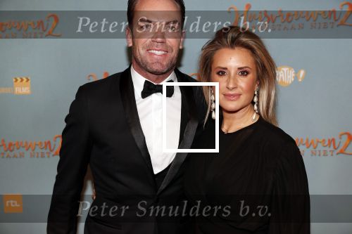 Amsterdam 9 december 2019
Premiere huisvrouwen bestaan niet deel II in tuschinski.
Robert Doornbos met zijn vriendin Chantal Bles