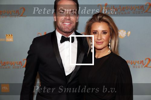 Amsterdam 9 december 2019
Premiere huisvrouwen bestaan niet deel II in tuschinski.
Robert Doornbos met zijn vriendin Chantal Bles