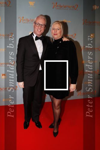 Amsterdam 9 december 2019
Premiere huisvrouwen bestaan niet deel II in tuschinski. Rudolph v Veen met vrouw
